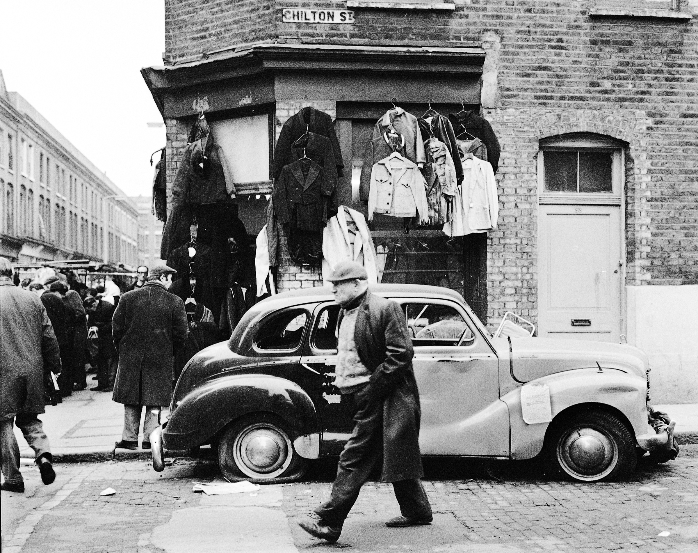 Chilton St, Petticoat Lane, 1958 by Ted Scott